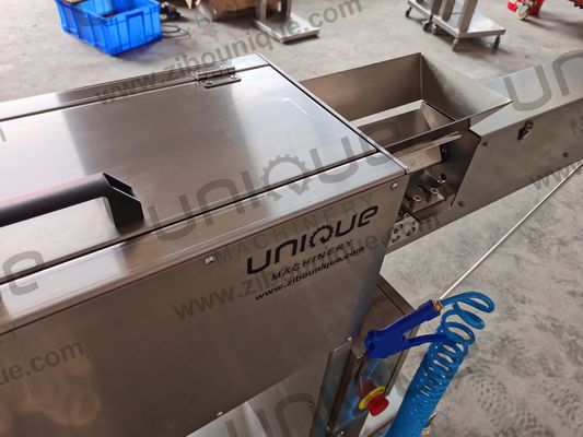 자동 과일과 채소 당근 껍질 껍질 벗기 기계 1930 * 500 * 1050mm 크기